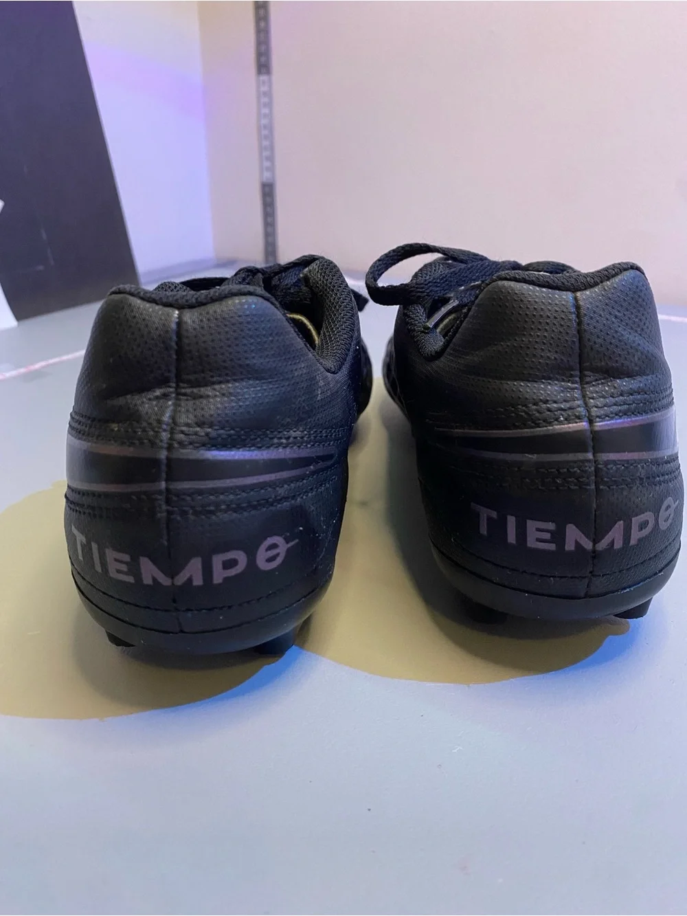 Nike Tiempo Legend 8 Club FG MG Soccer Cleats Youth US Size 5Y Football Boots - Picture 4 of 12